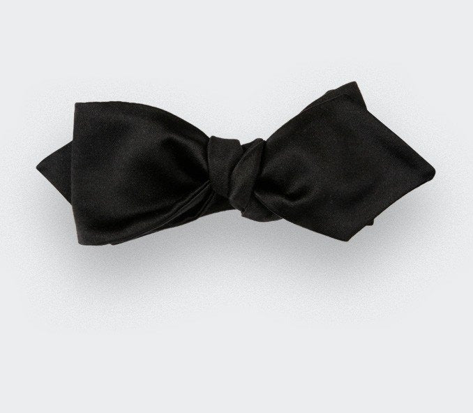 Cinabre - Black Satin Diamond Point Bow Tie